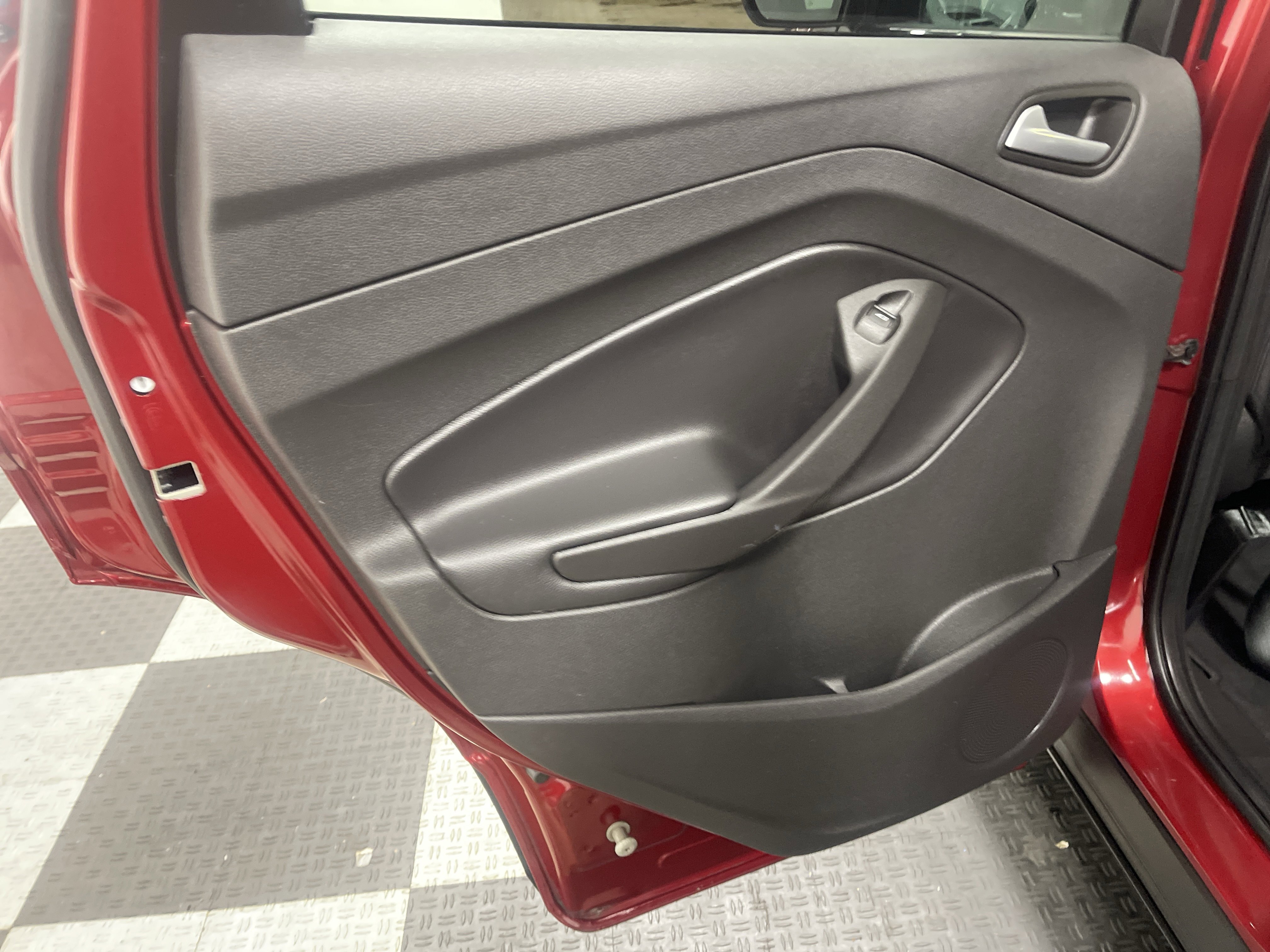 Used 2017 Ford Escape SE image 15