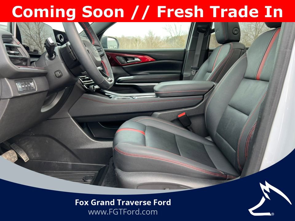 Used 2024 Chevrolet Traverse RS image 3