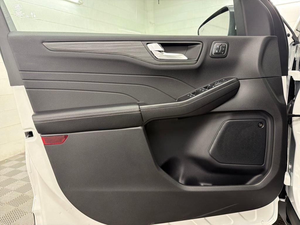 New 2026 Ford Escape SE w/ PHEV Premium Package image 17