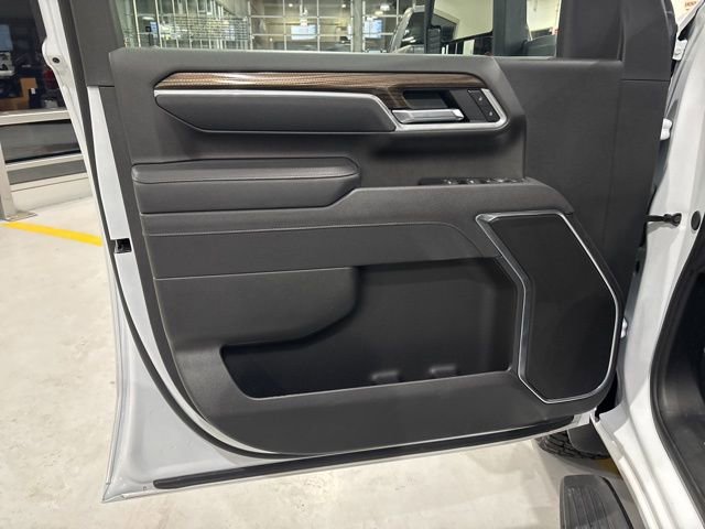 Used 2025 Chevrolet Silverado 2500 LT w/ Convenience Package image 12