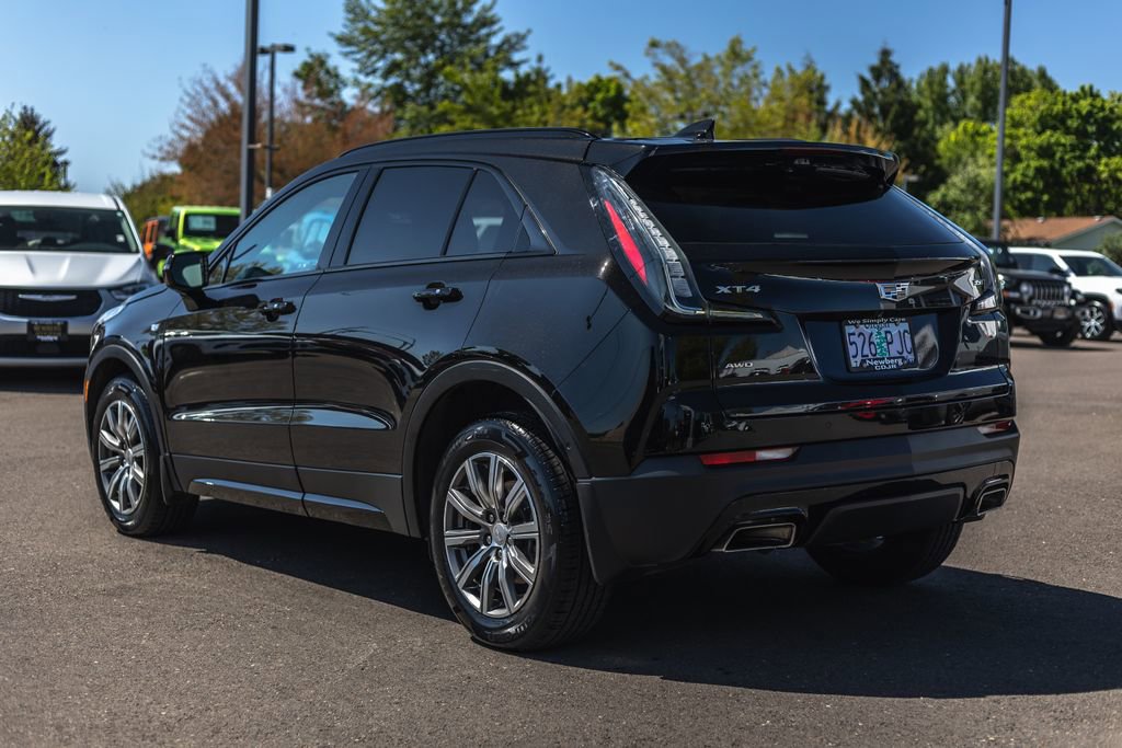 Used 2022 Cadillac XT4 Sport w/ Enhanced Visibility Package AWD/4WD image 9