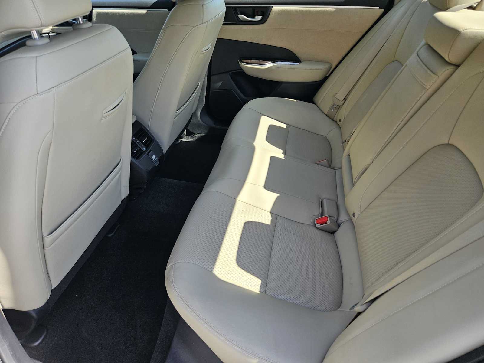 Certified 2018 Honda Clarity Touring image 29