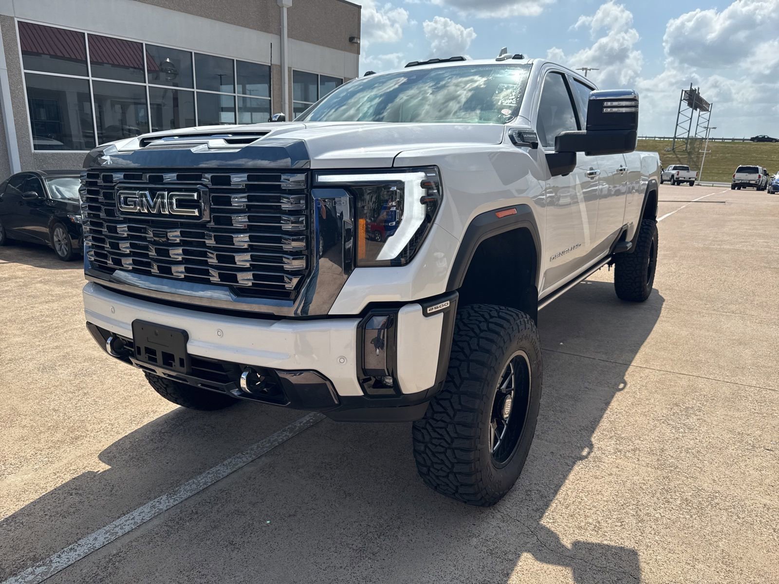 Used 2024 GMC Sierra 2500 Denali Ultimate w/ Max Trailering Package image 1
