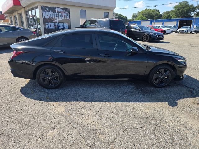 Used 2021 Hyundai Elantra SEL image 4