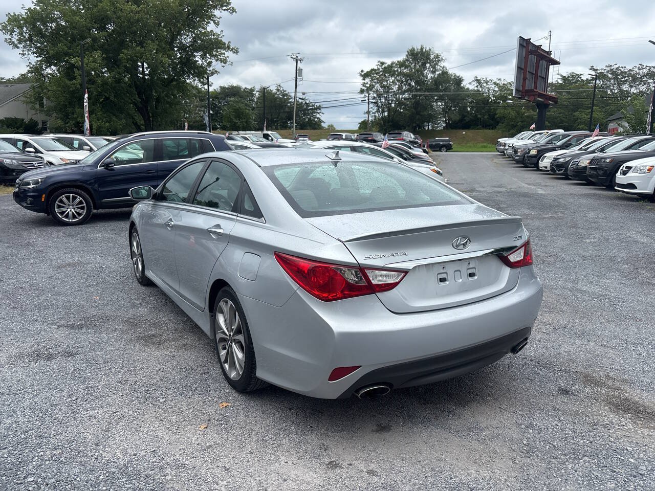 Used 2014 Hyundai Sonata SE w/ Premium Package 03 FWD image 8