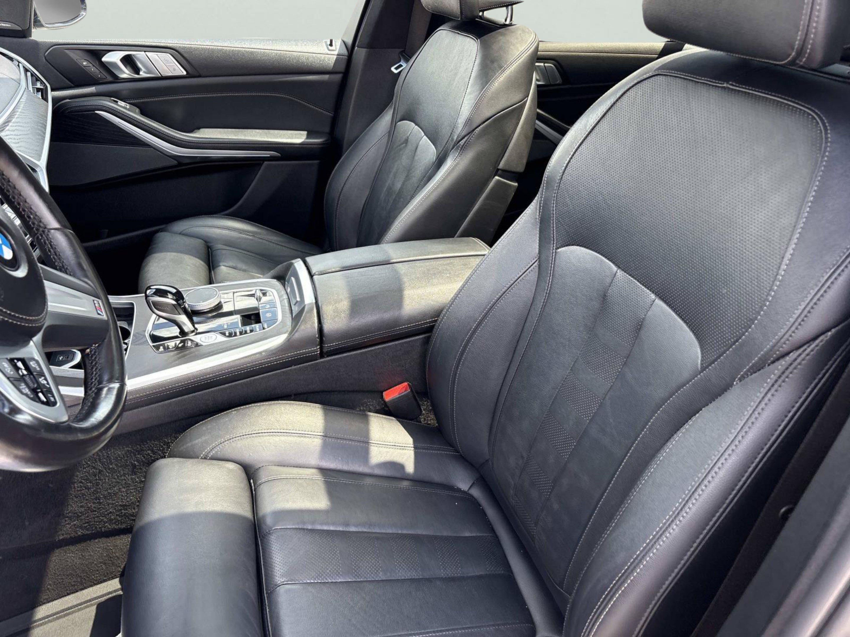 Used 2022 BMW X7 M50i AWD/4WD image 26