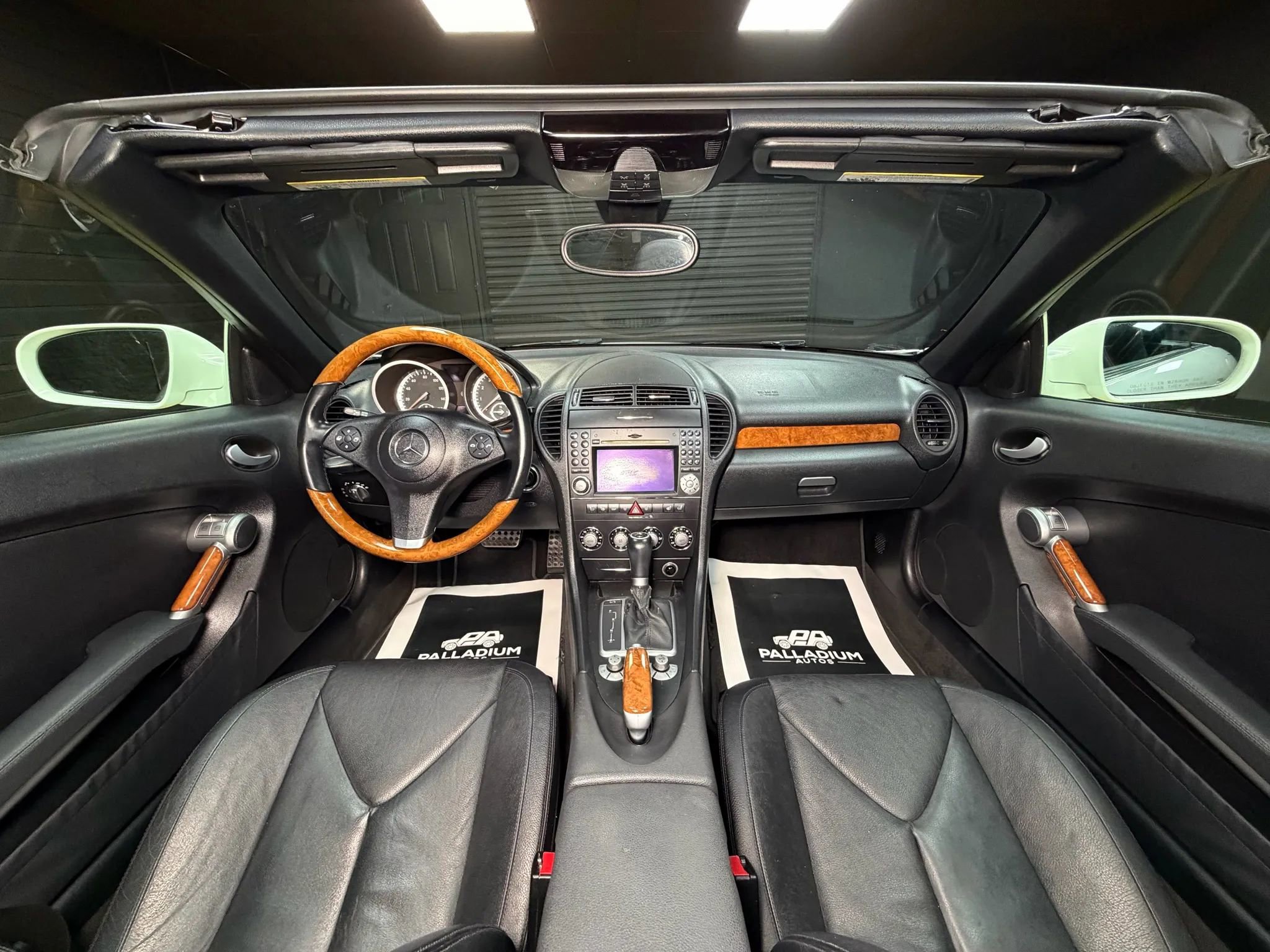 Used 2011 Mercedes-Benz SLK 300 image 16