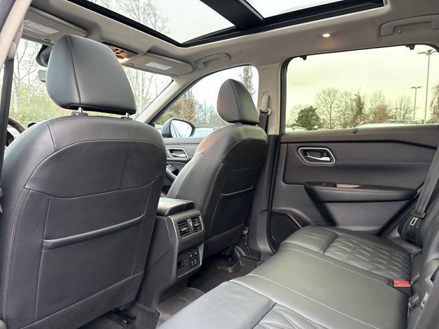 Used 2023 Nissan Rogue Platinum w/ Platinum Premium Package image 13