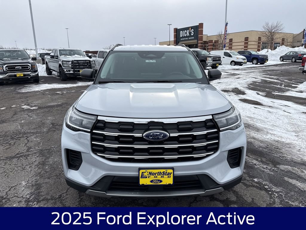 Used 2025 Ford Explorer Active image 4