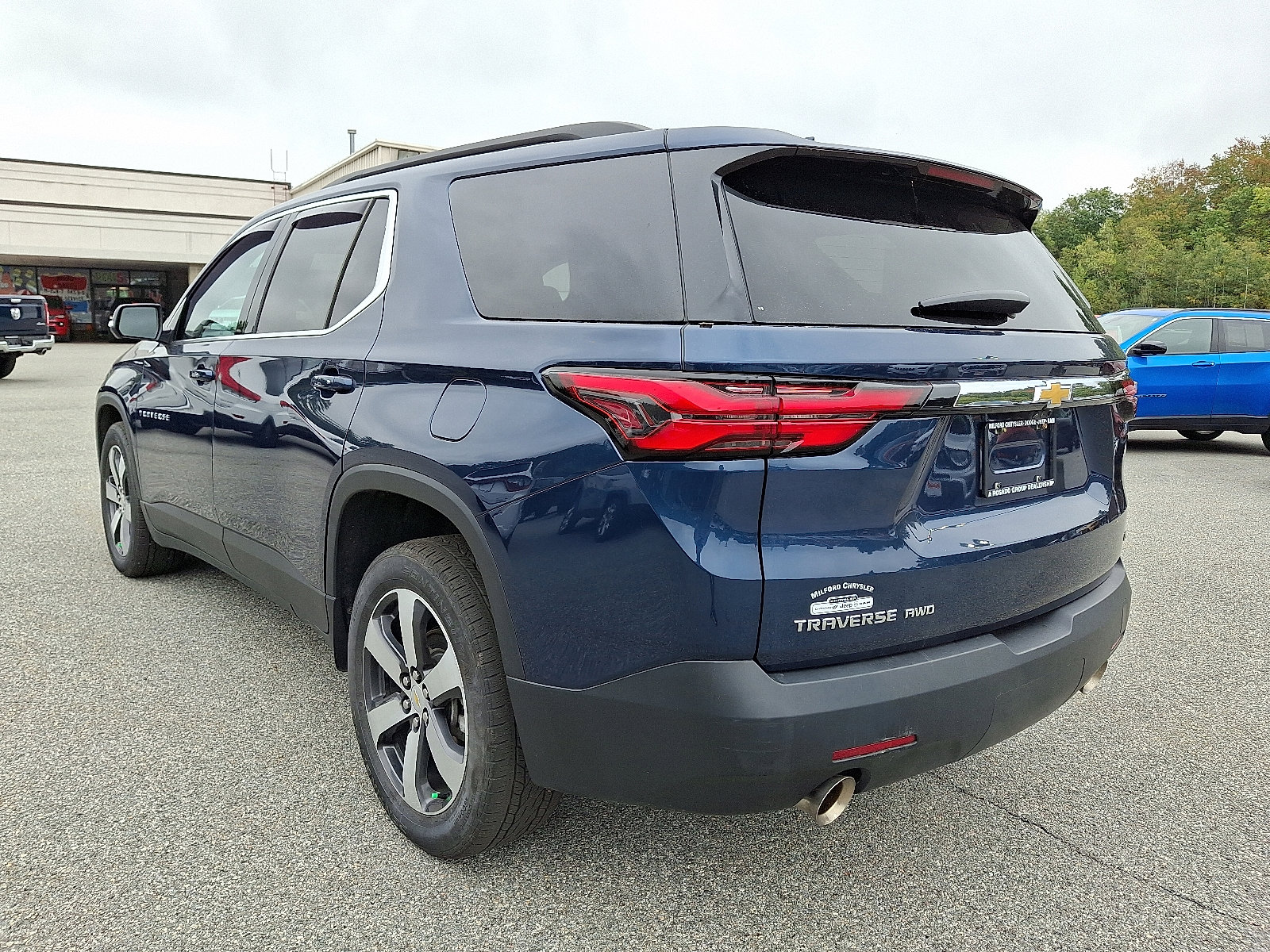 Used 2023 Chevrolet Traverse LT w/ LT Premium Package image 7