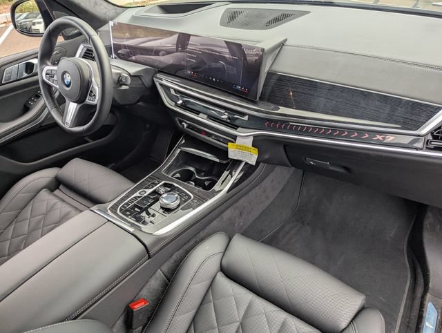 Used 2026 BMW X7 xDrive40i w/ M Sport Package AWD/4WD image 13