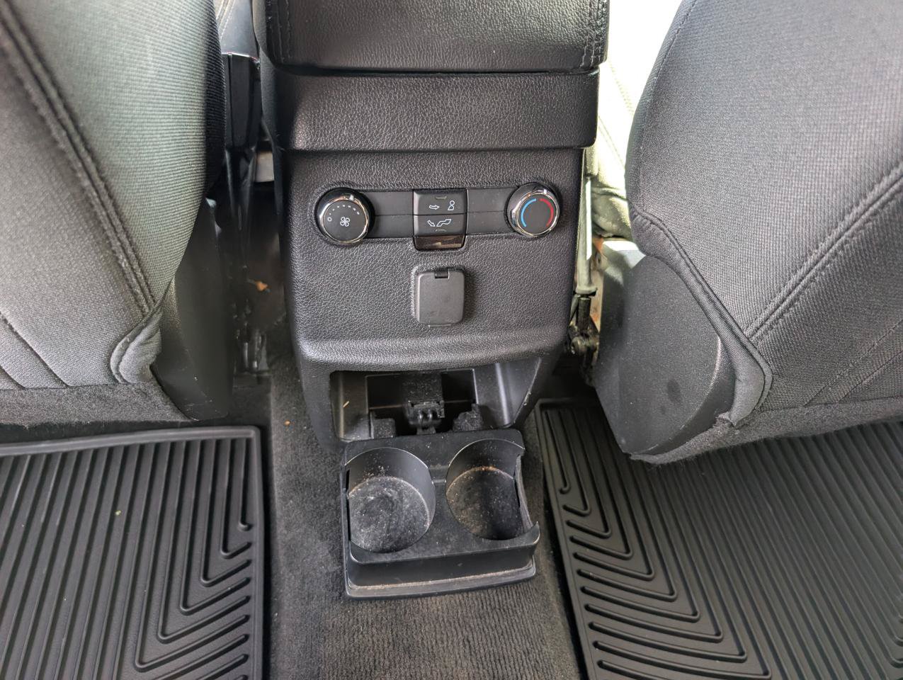 Used 2018 Ford Explorer XLT FWD image 33