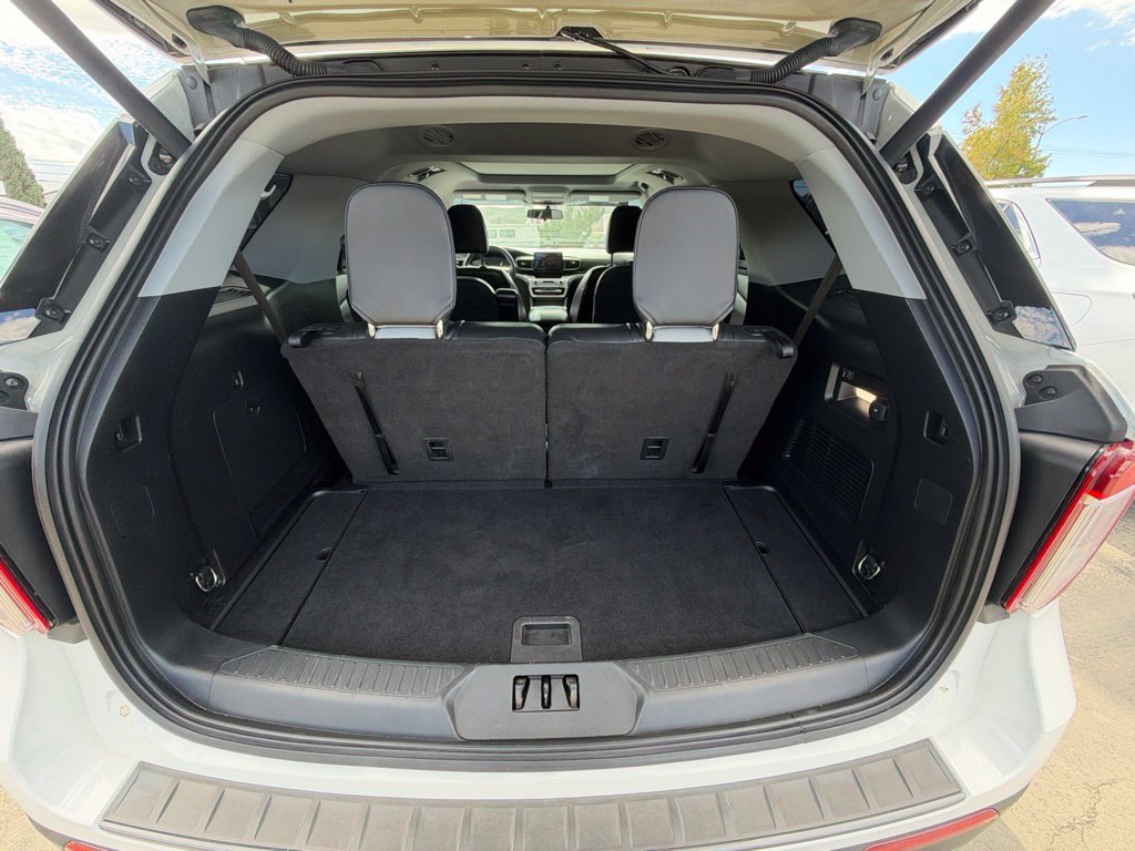 Used 2021 Ford Explorer XLT w/ Equipment Group 202A RWD image 15