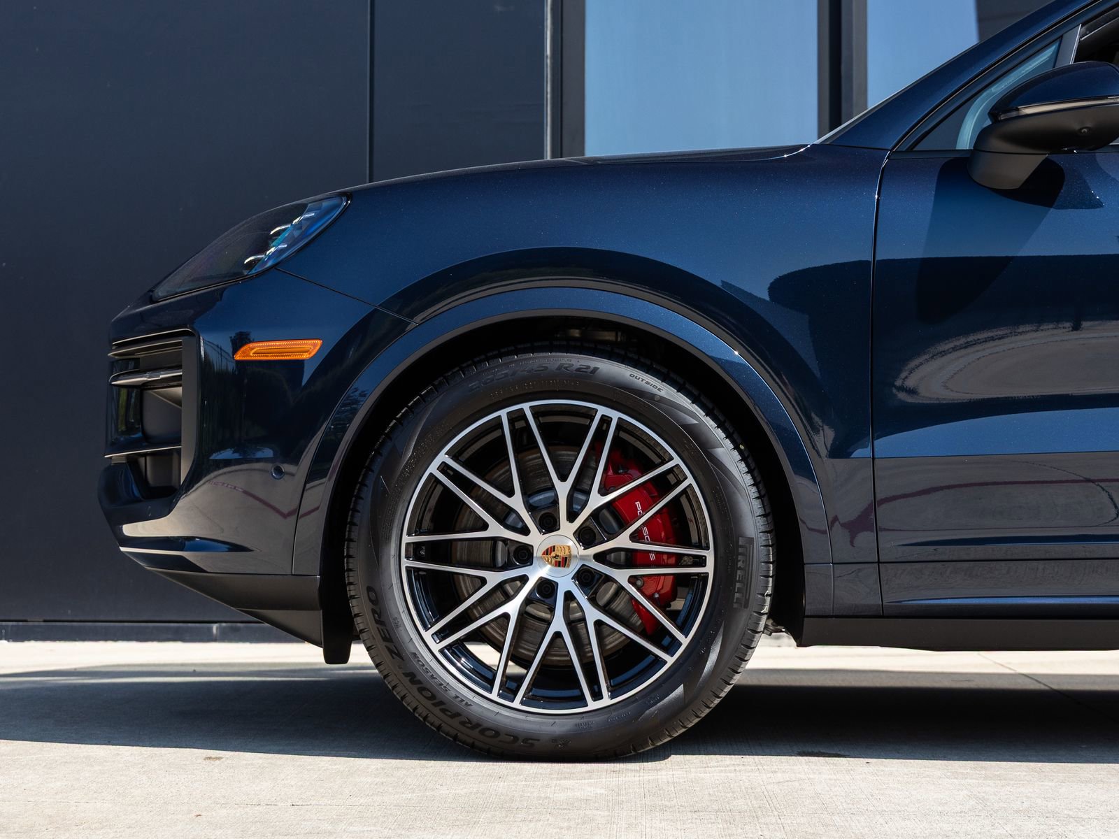 Certified 2025 Porsche Cayenne S AWD/4WD image 13