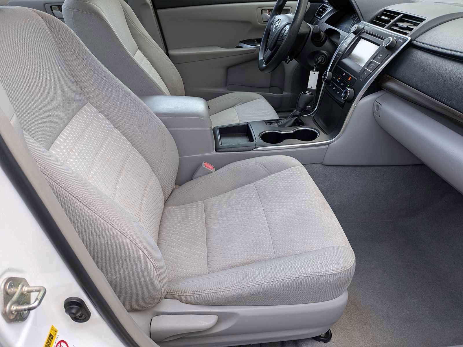 Used 2015 Toyota Camry LE FWD image 20