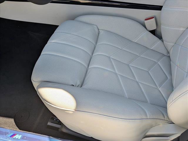 New 2026 BMW 750e xDrive w/ Executive Package AWD/4WD image 4