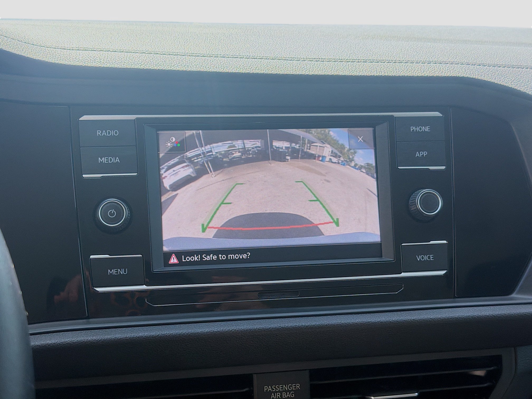 Used 2023 Volkswagen Jetta SE FWD image 13