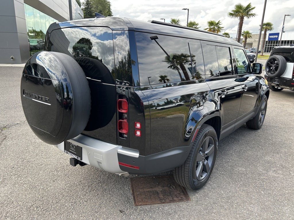 New 2025 Land Rover Defender 130 S image 7
