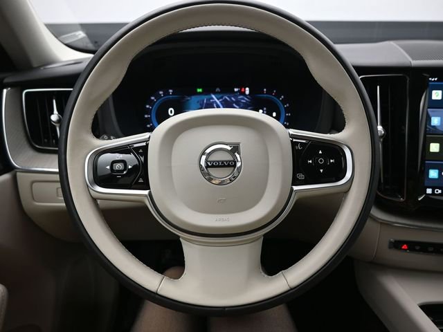 Used 2023 Volvo XC60 B5 Plus w/ Protection Package Premier image 23