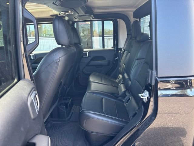 Used 2020 Jeep Gladiator Overland w/ Popular Equipment Package AWD/4WD image 14
