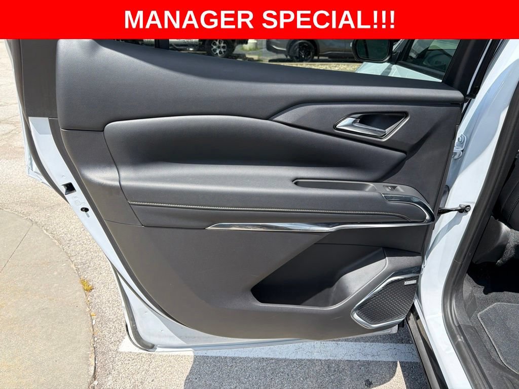Used 2026 Chevrolet Traverse High Country AWD/4WD image 33