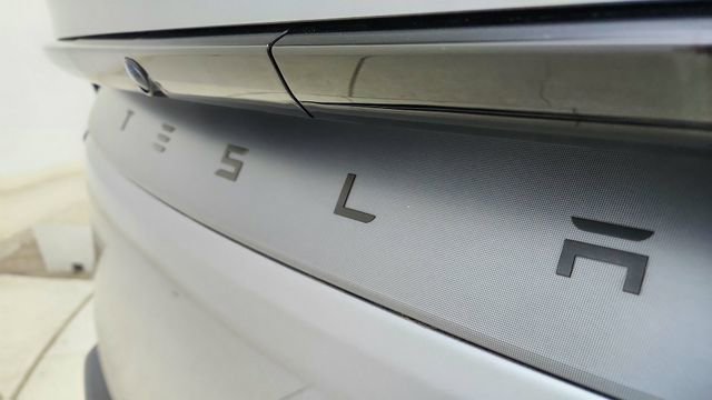 Used 2026 Tesla Model Y 2WD image 16