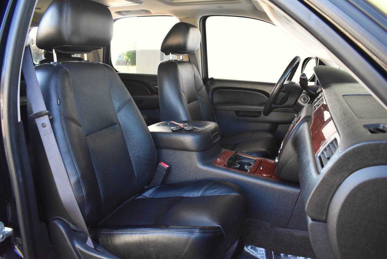 Used 2012 Chevrolet Tahoe LTZ image 25