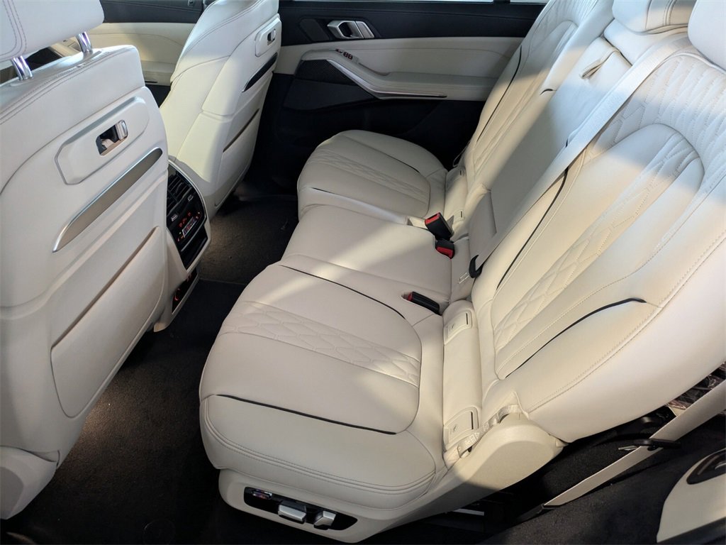 New 2026 BMW X7 M60i image 7