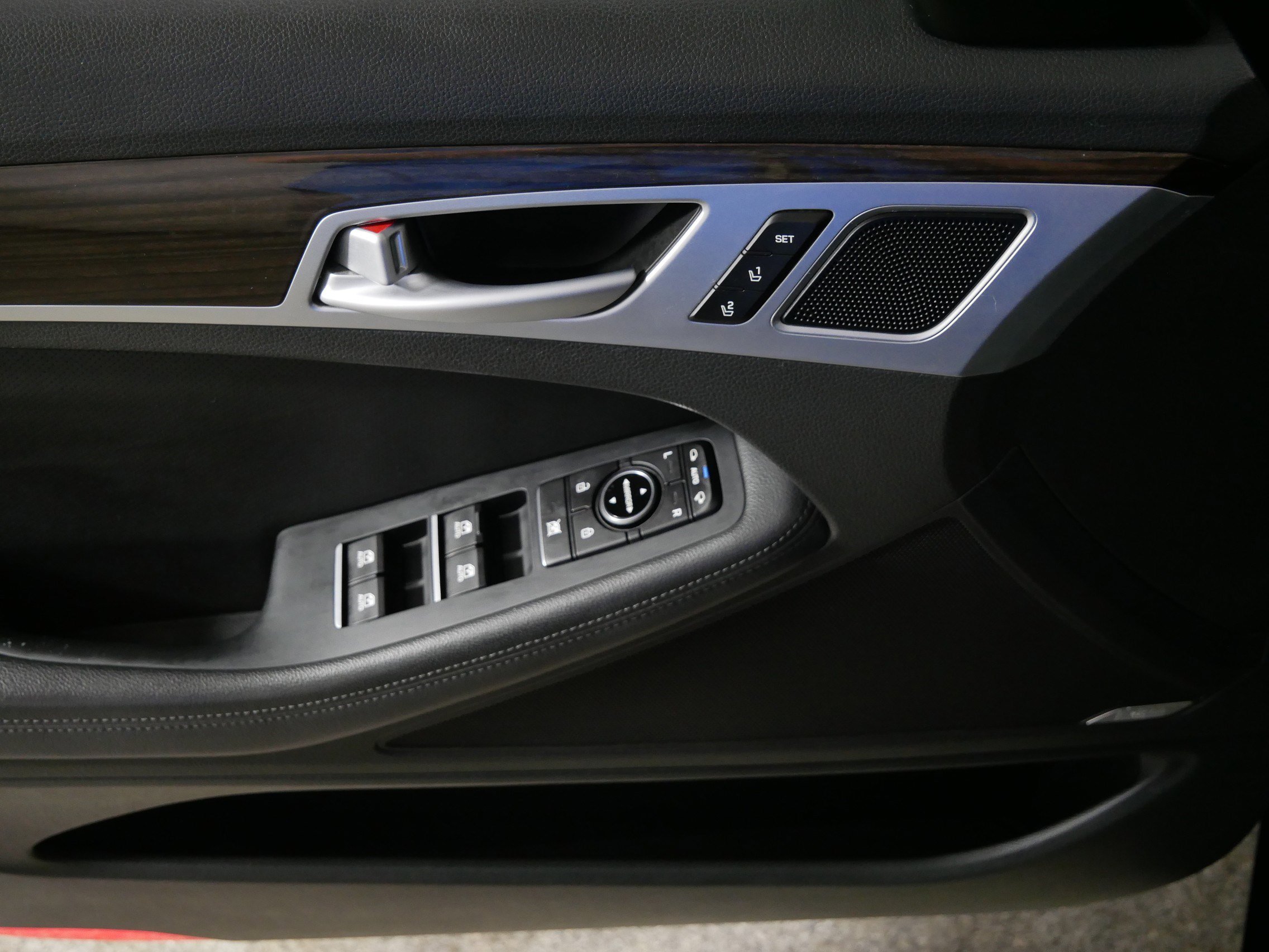 Used 2017 Genesis G80 3.8 w/ Option Group 02 image 19