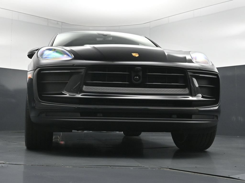 New 2026 Porsche Macan AWD/4WD image 31