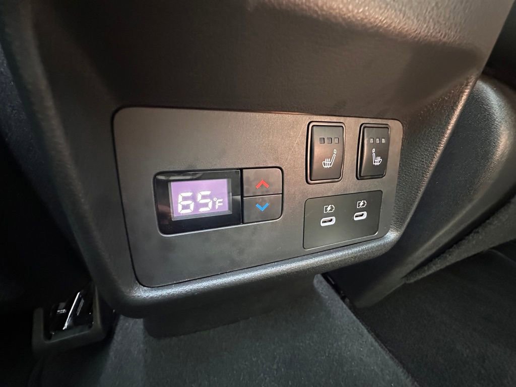 Certified 2024 Nissan Rogue Platinum w/ Platinum Premium Package FWD image 18