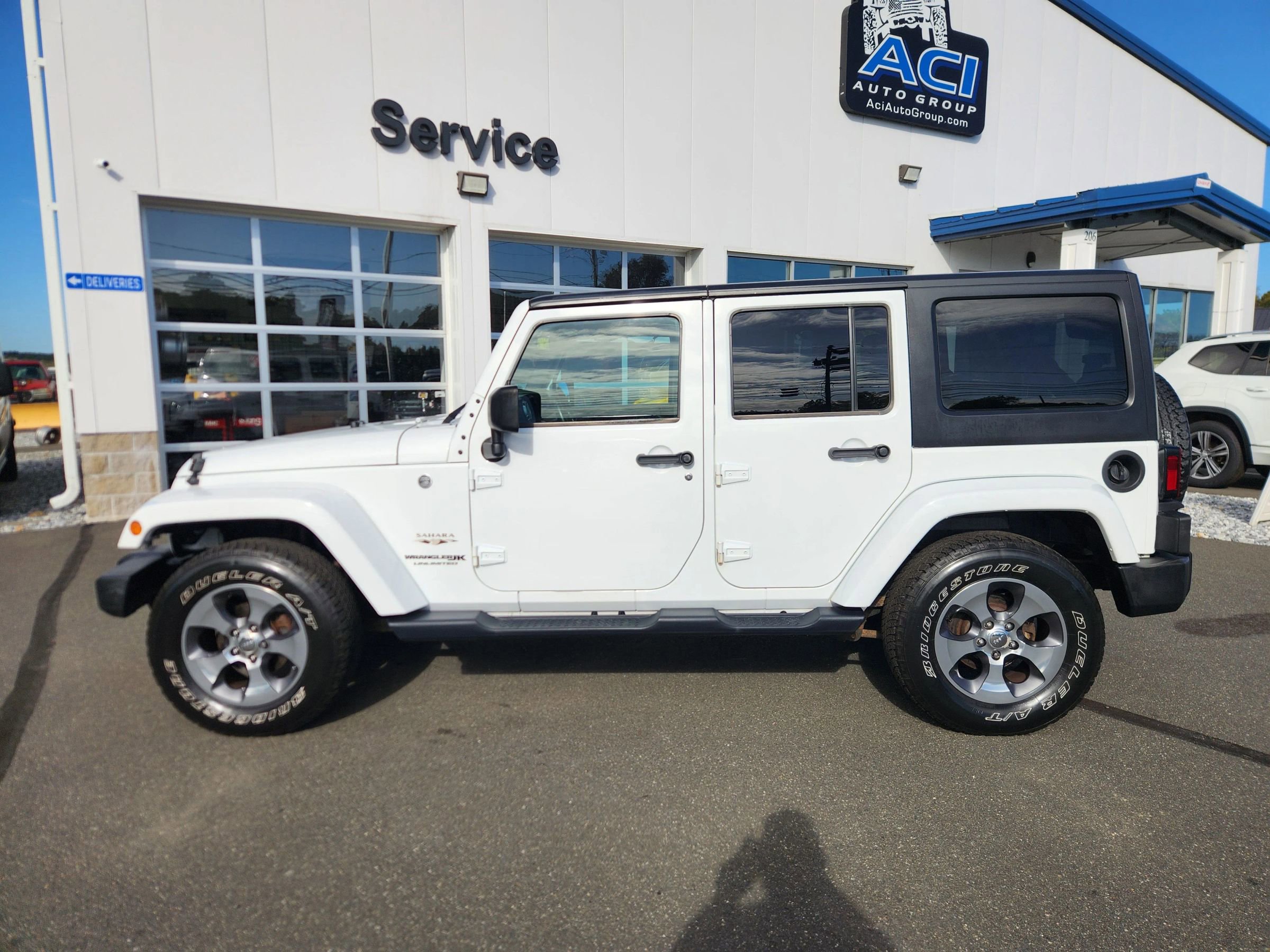 Used 2018 Jeep Wrangler Unlimited Sahara image 8