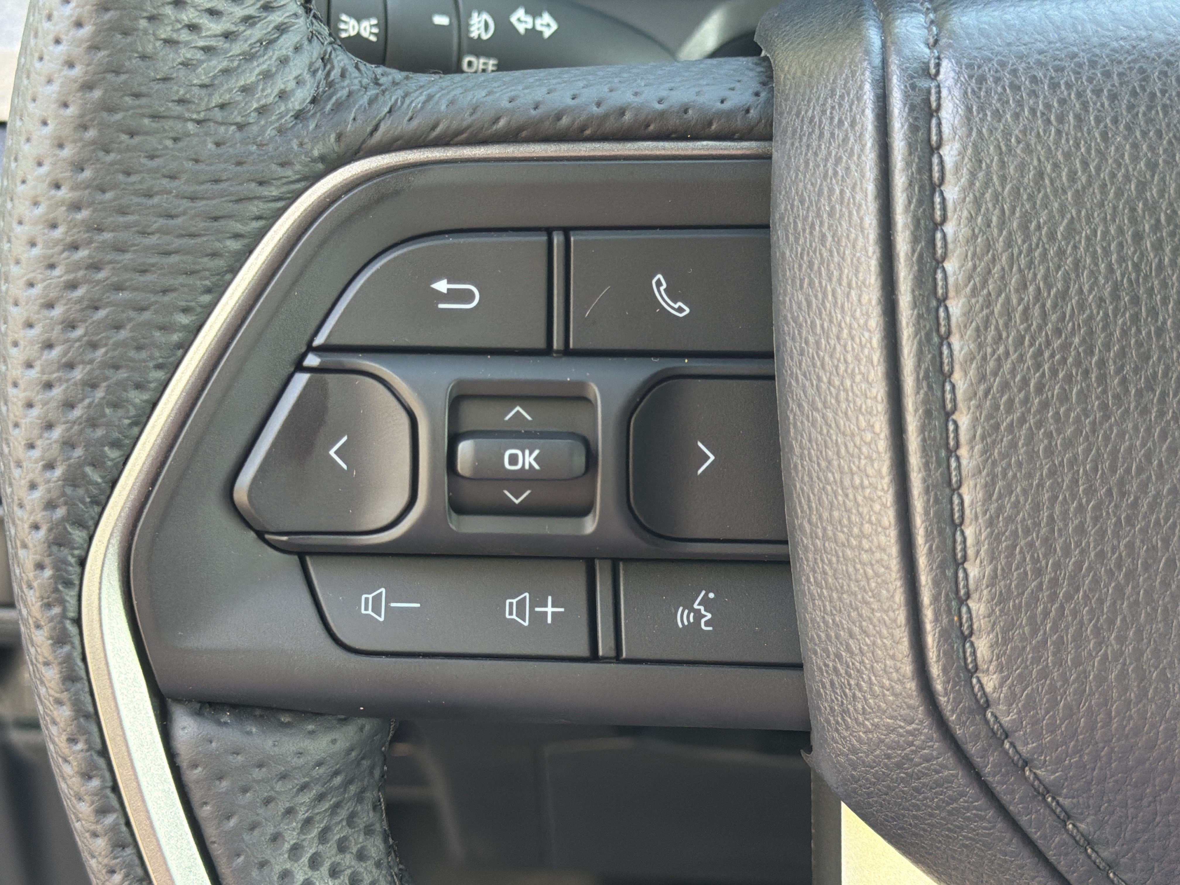 Used 2025 Toyota Tacoma 4x4 Double Cab Hybrid image 23