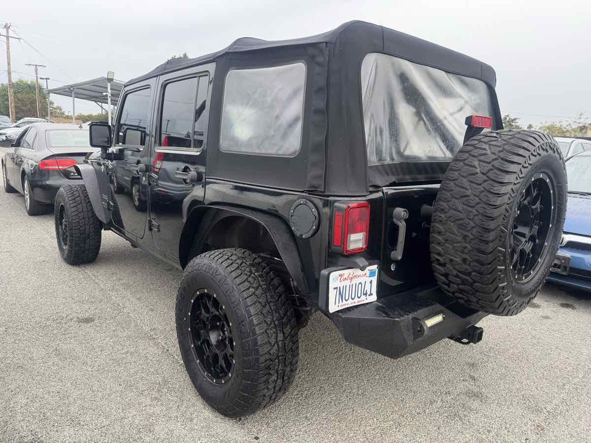 Used 2016 Jeep Wrangler Unlimited Sport w/ Connectivity Group AWD/4WD image 2
