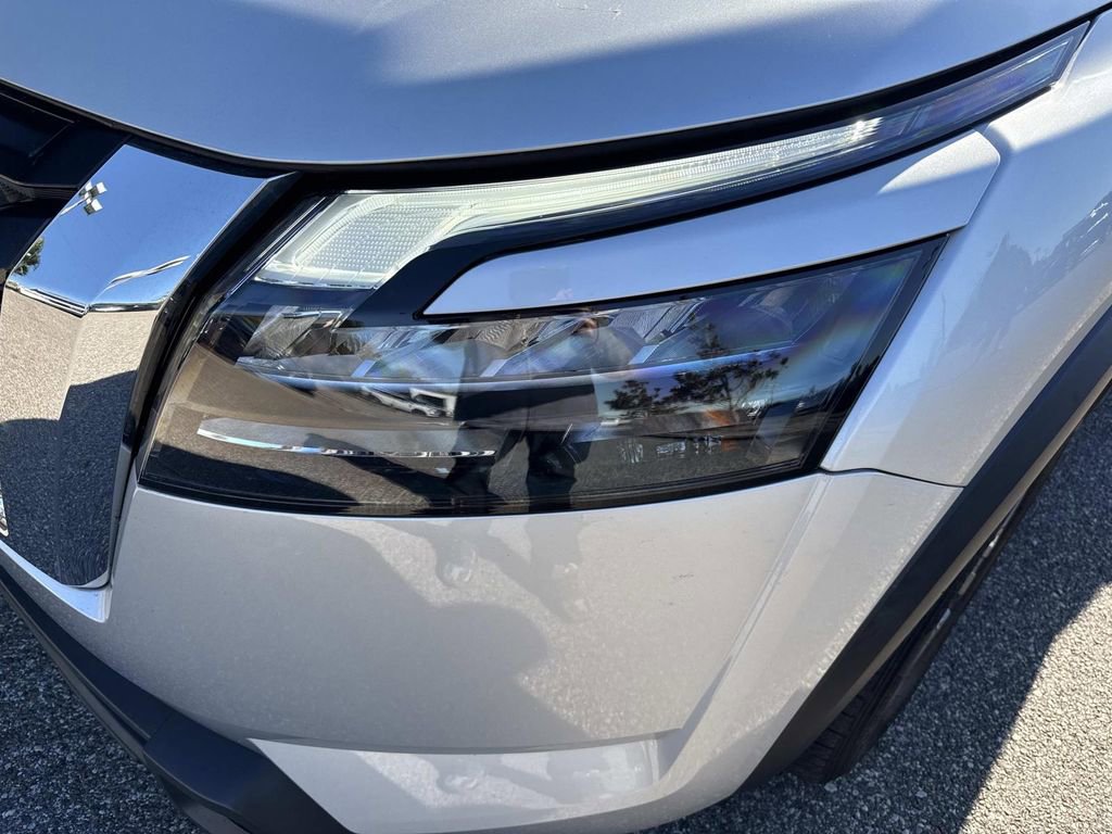 Certified 2024 Nissan Pathfinder SV image 10