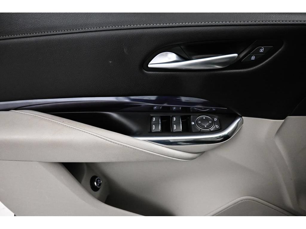 Certified 2023 Cadillac XT4 Luxury w/ Cold Weather Package FWD image 10