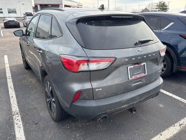Used 2021 Ford Escape SE w/ SE Sport Appearance Package image 4