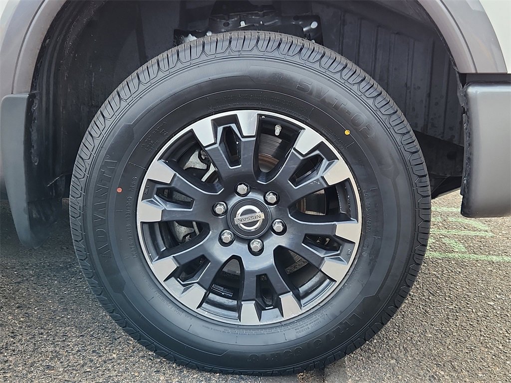 Used 2019 Nissan Titan PRO-4X w/ Pro-4x Convenience Package image 17