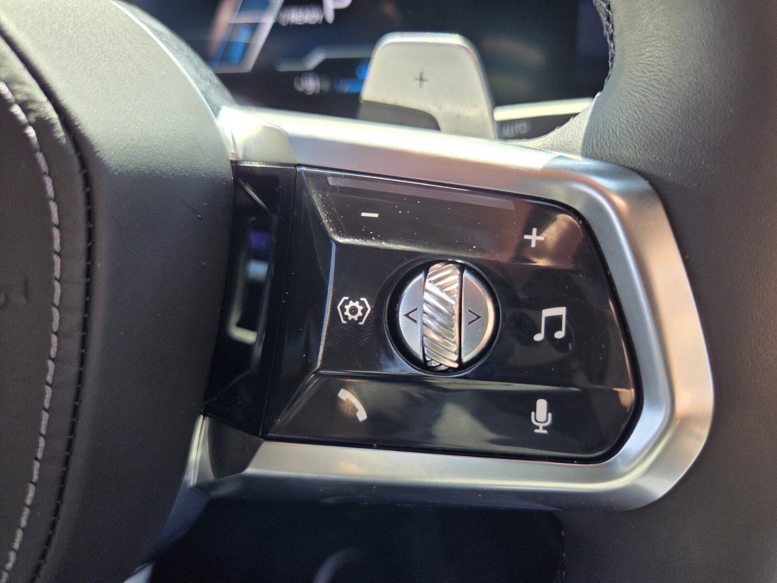 New 2026 BMW 750e xDrive w/ Executive Package image 26