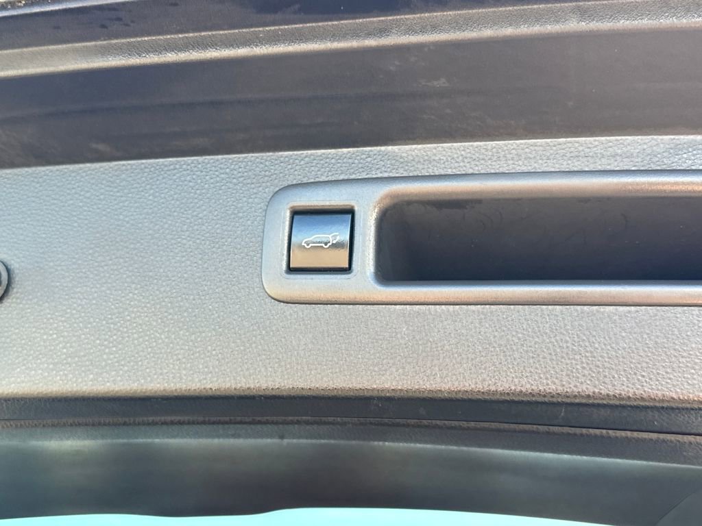 Used 2022 Toyota Highlander XLE image 14