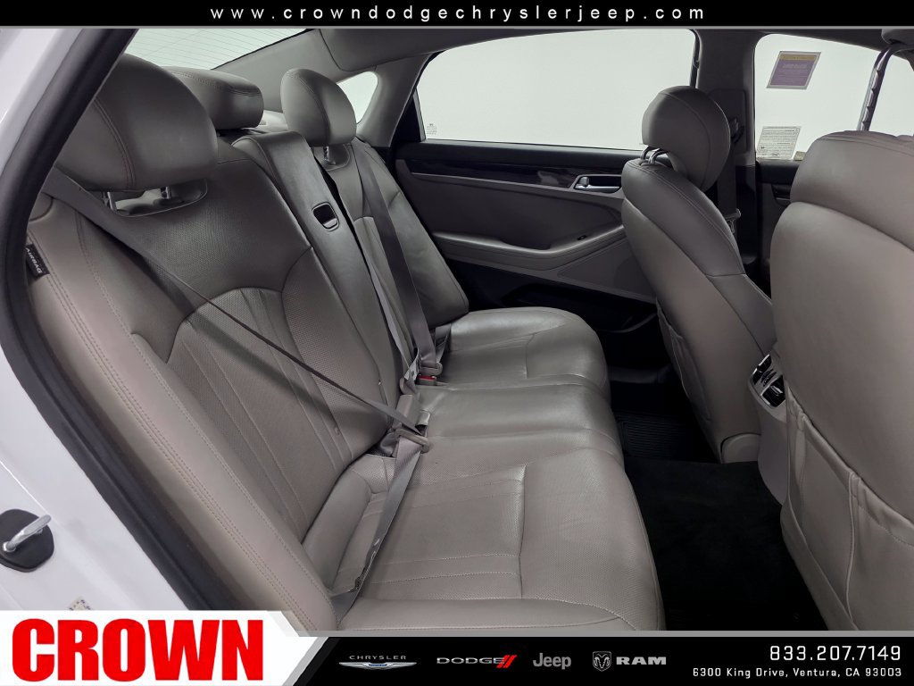 Used 2016 Hyundai Genesis 3.8 RWD image 14