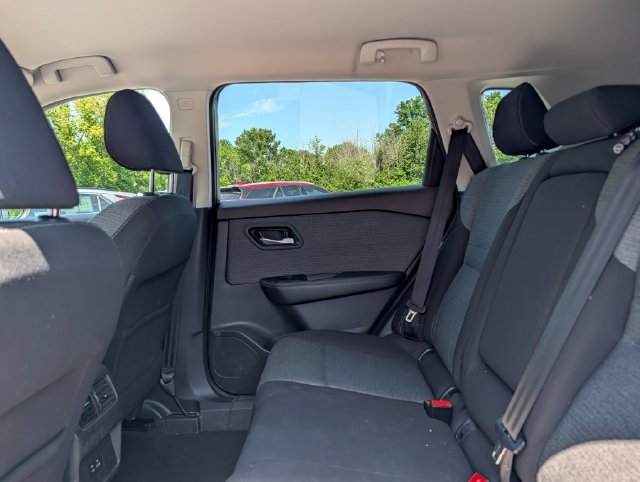 Used 2021 Nissan Rogue SV AWD/4WD image 16