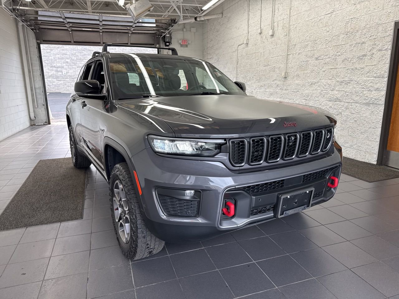 Used 2022 Jeep Grand Cherokee Trailhawk w/ ADV Protech Group II image 2