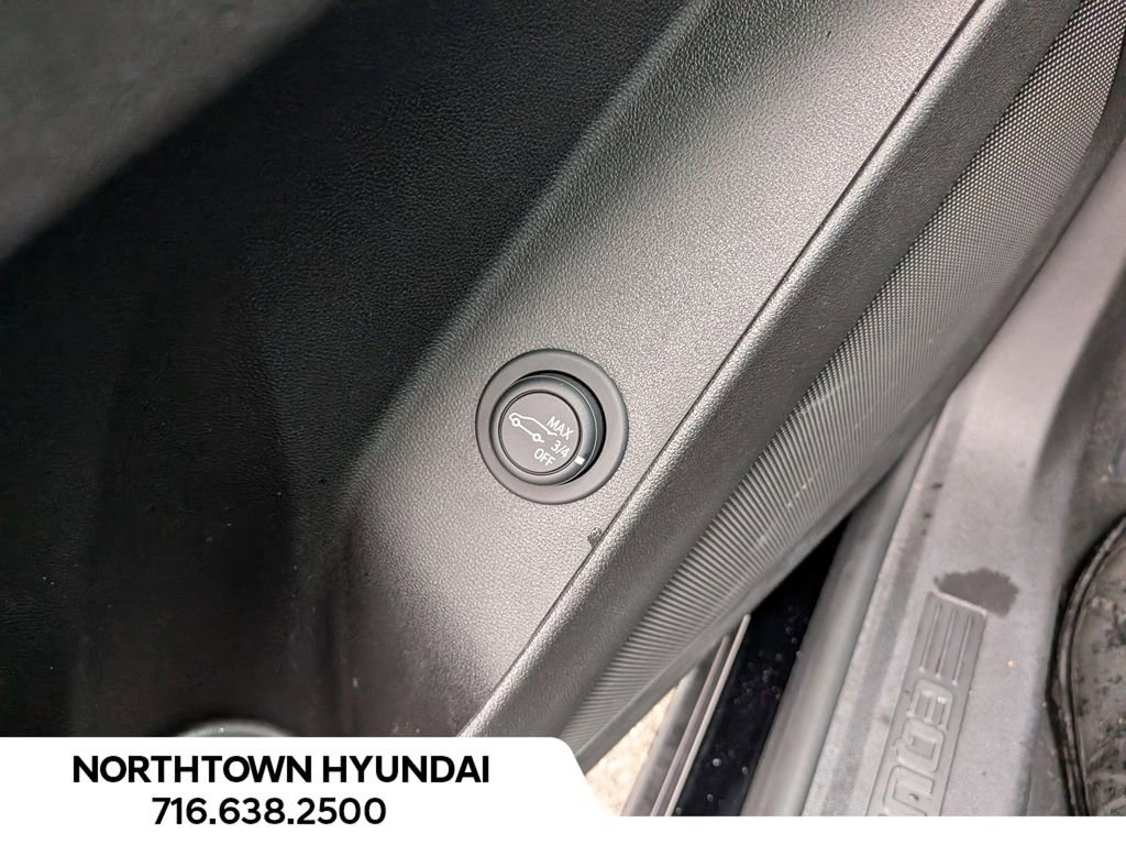 Used 2024 Chevrolet Equinox RS image 32