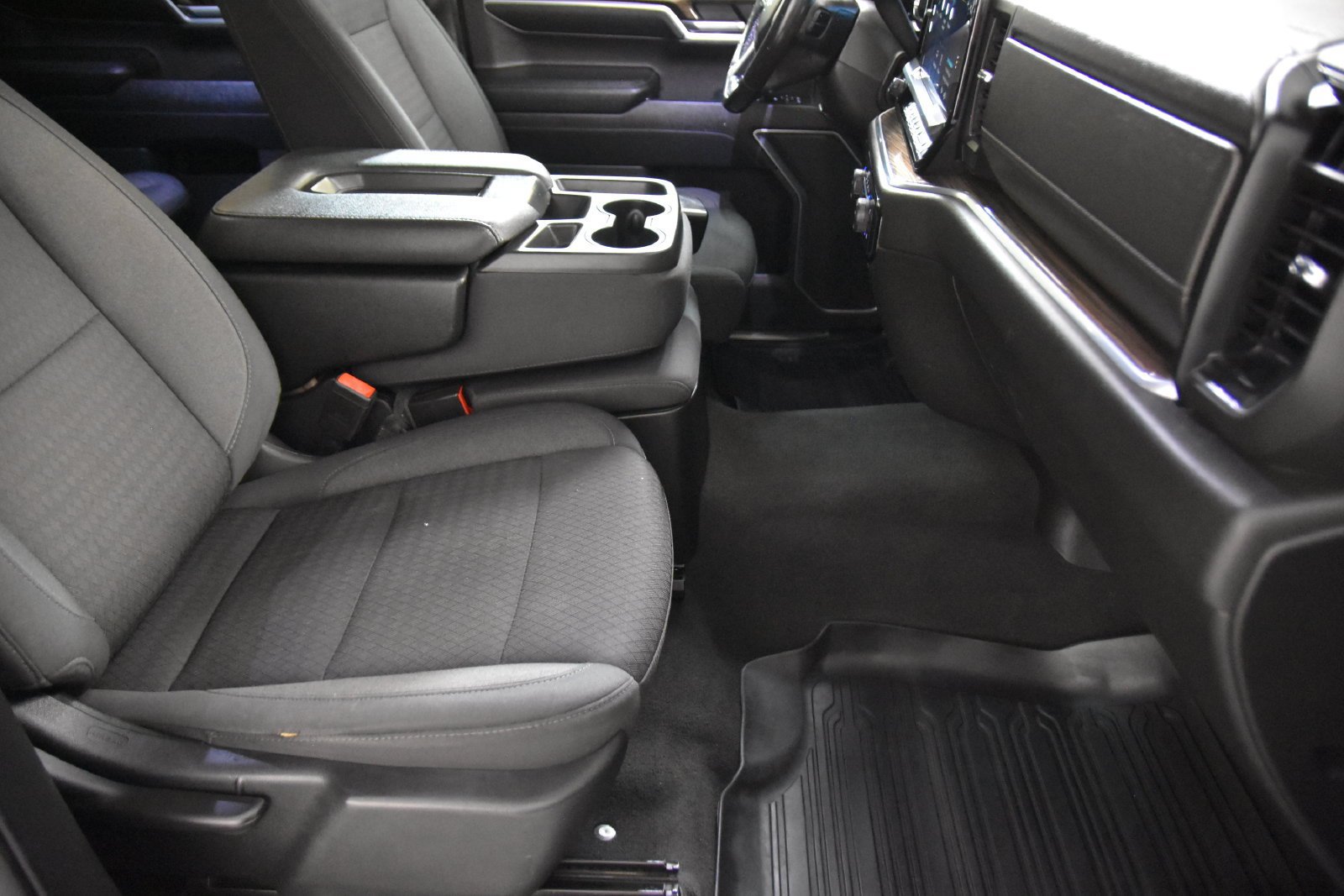 Used 2022 Chevrolet Silverado 1500 LT RWD image 32
