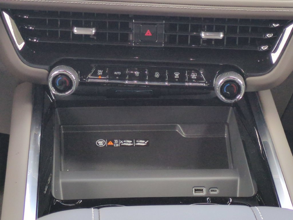 New 2026 Chevrolet Suburban LT w/ Comfort Package RWD image 19