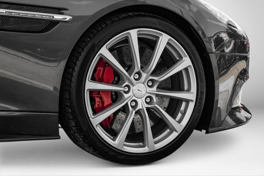 Used 2016 Aston Martin Vanquish Coupe RWD image 52