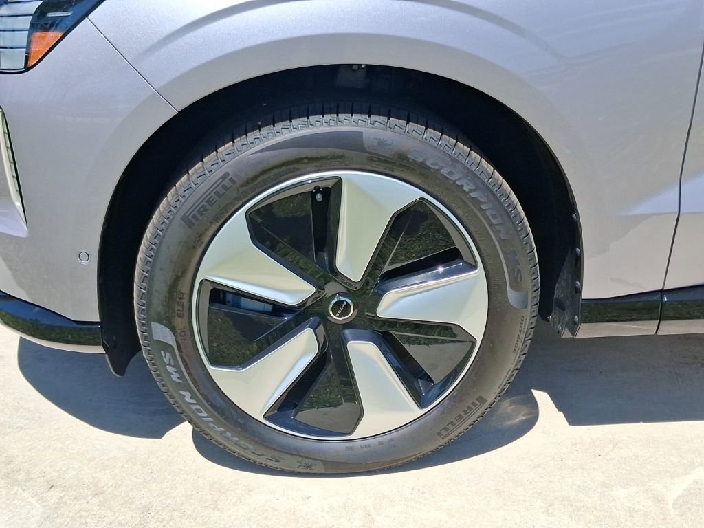 New 2026 Volvo EX90 Plus RWD image 3