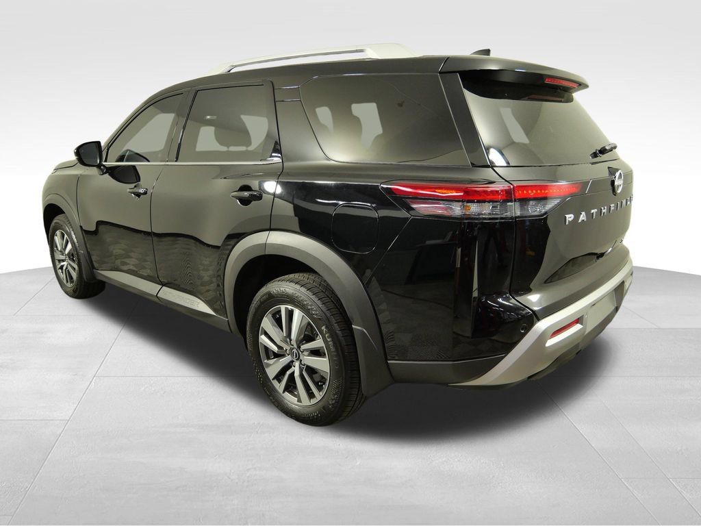 Used 2025 Nissan Pathfinder SL AWD/4WD image 8