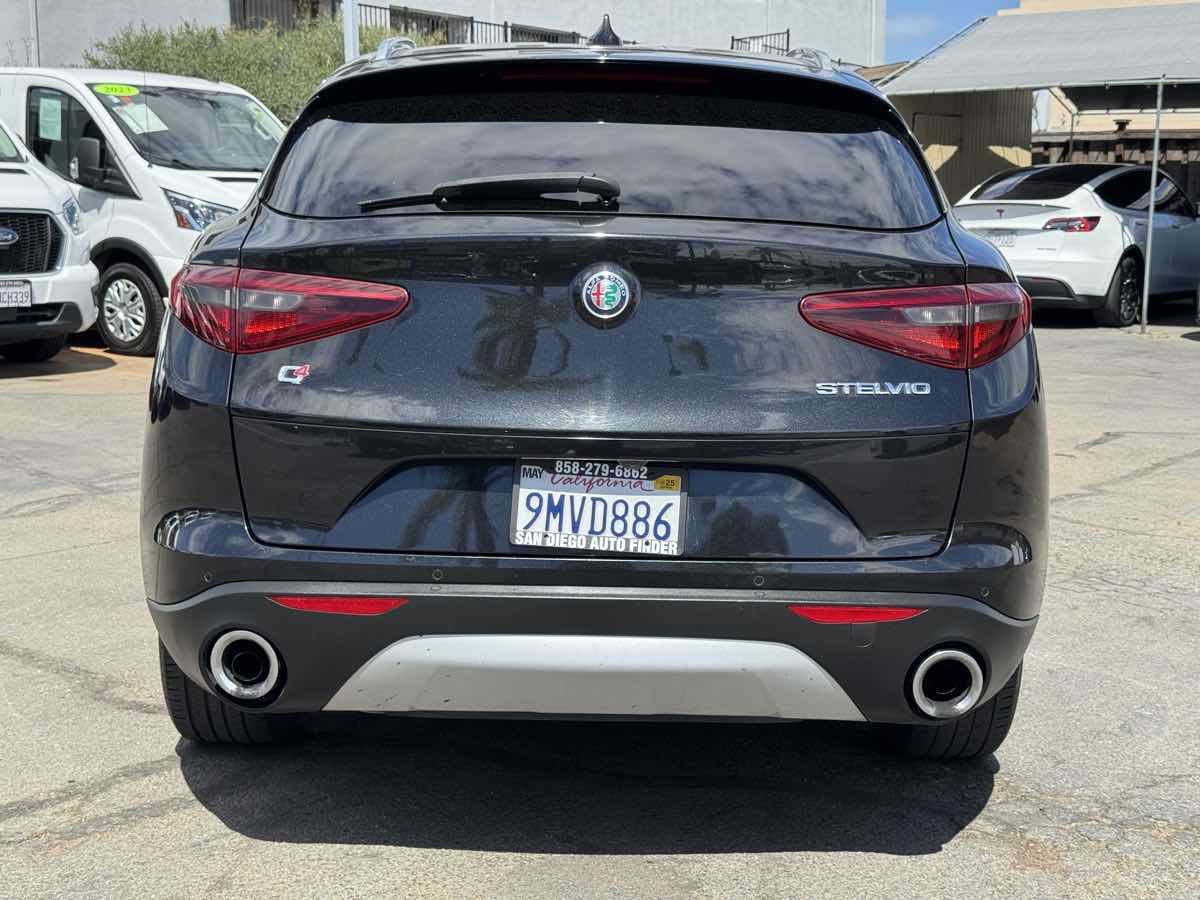 Used 2018 Alfa Romeo Stelvio Ti image 13